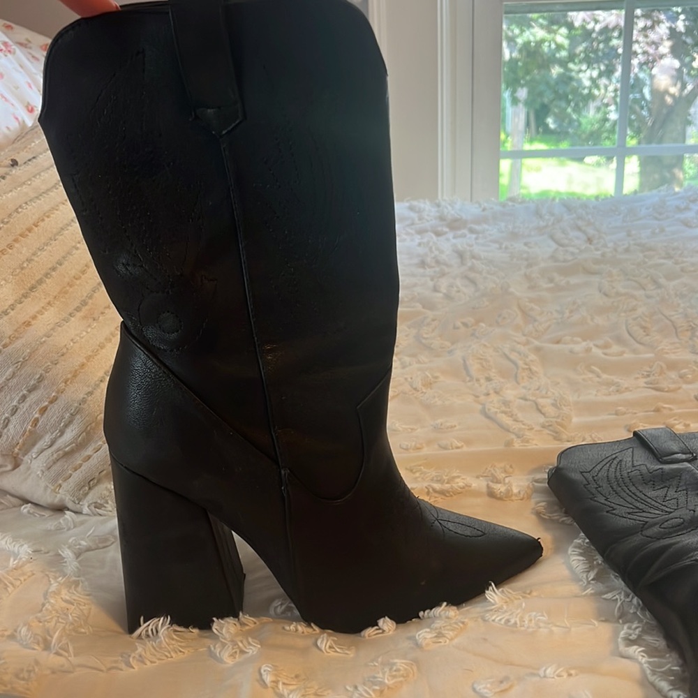 Cowboy boots! - Picture 2 of 3